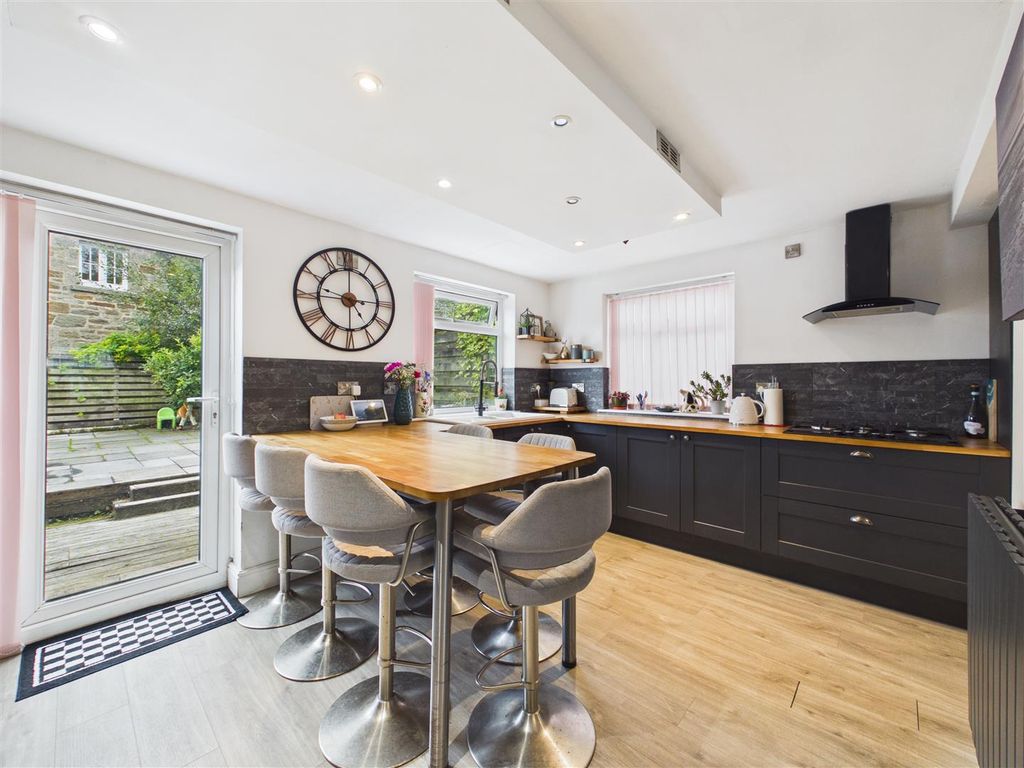 Property photo 2 of 23 Kitchen
