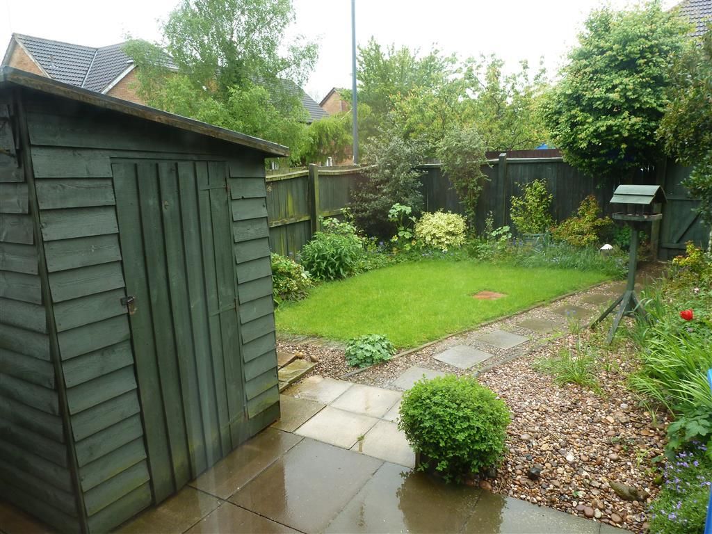 Property photo 2 of 8 Garden