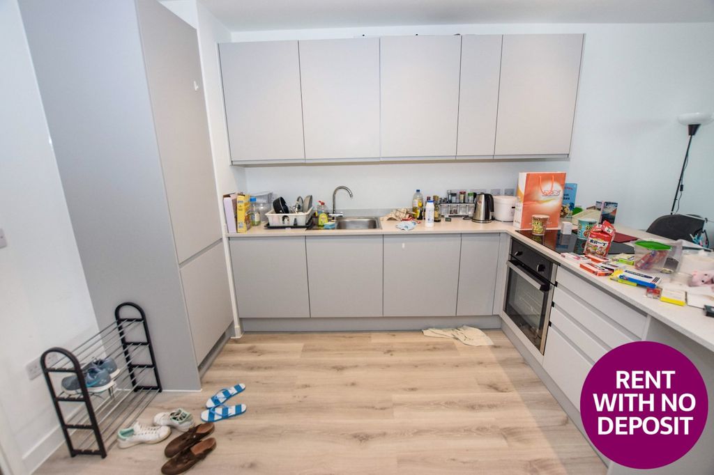 Property photo 2 of 21 Picture No. 14