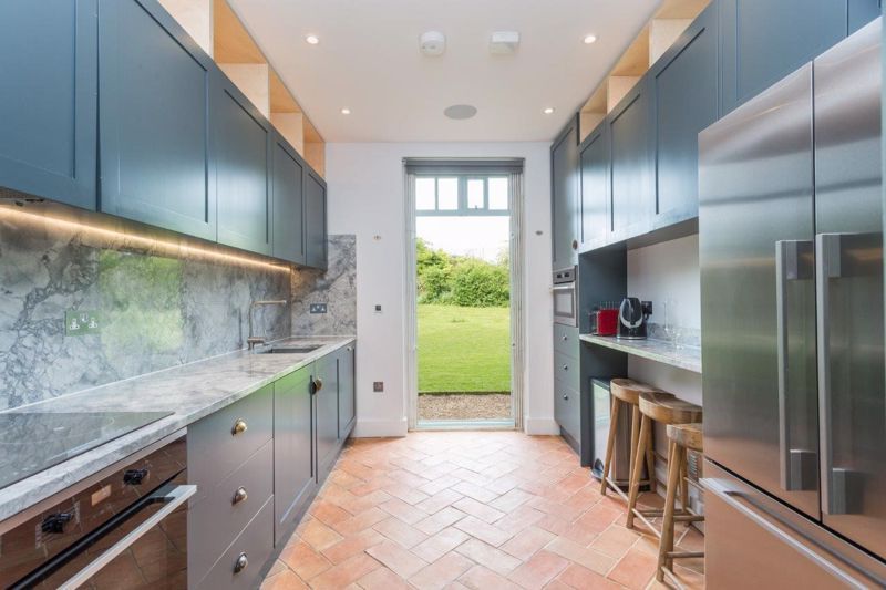 Property photo 3 of 11 Photo 9