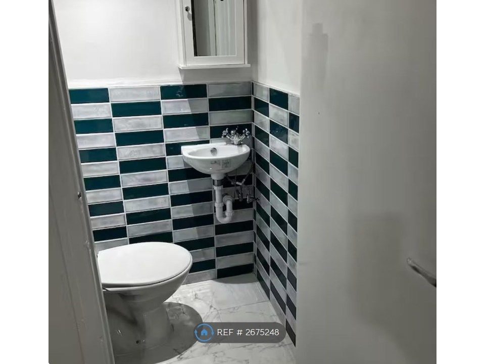 Property photo 2 of 9 Ensuite Toilet