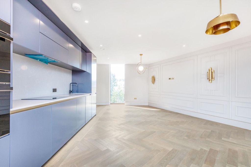 Property photo 1 of 16 Reception