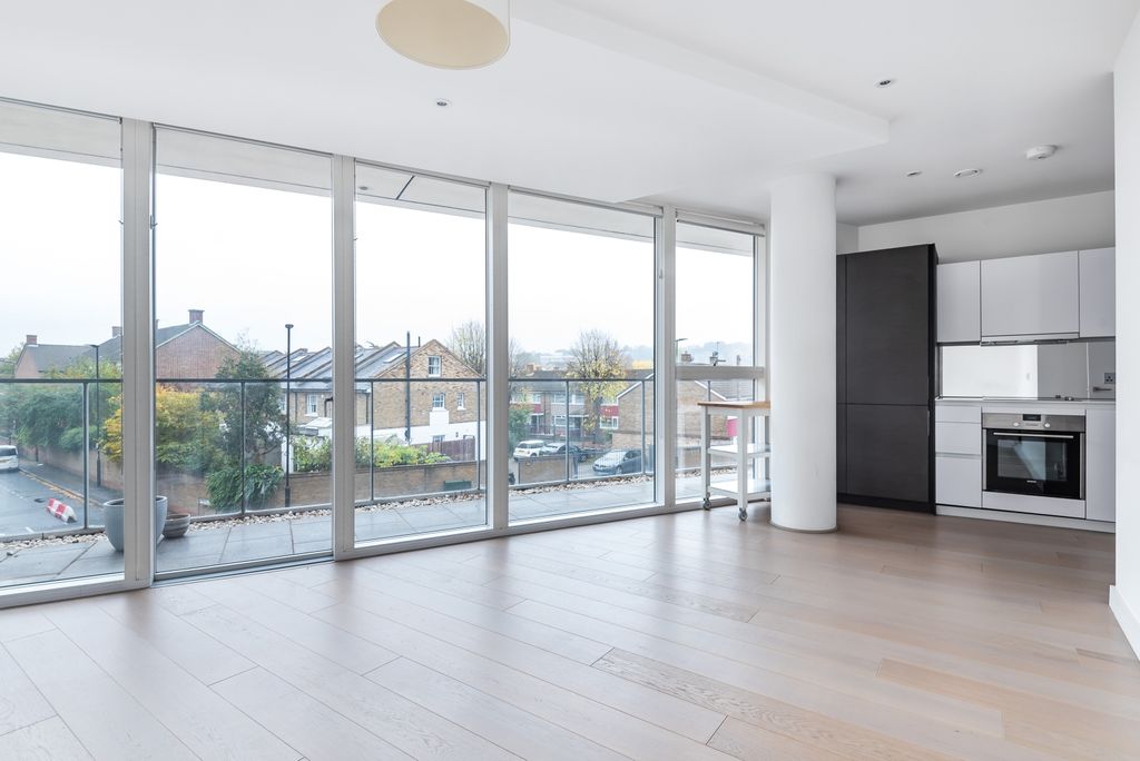 Property photo 2 of 18 787275 (3)