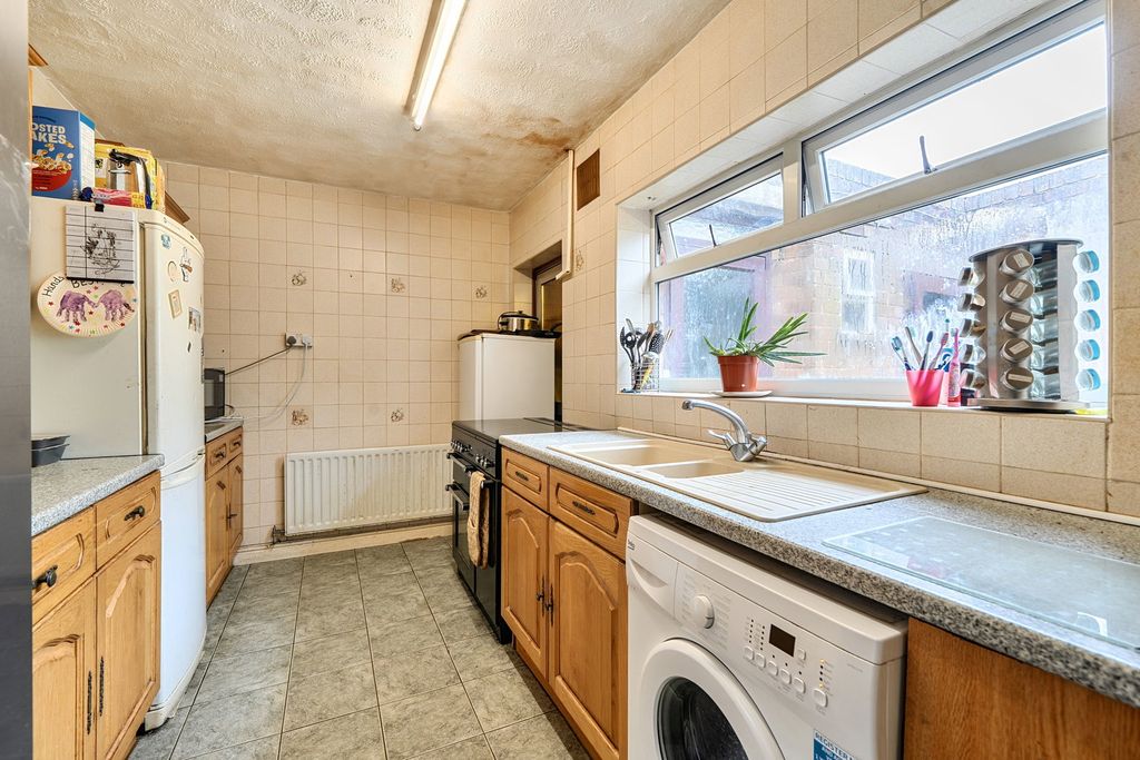 Property photo 3 of 14