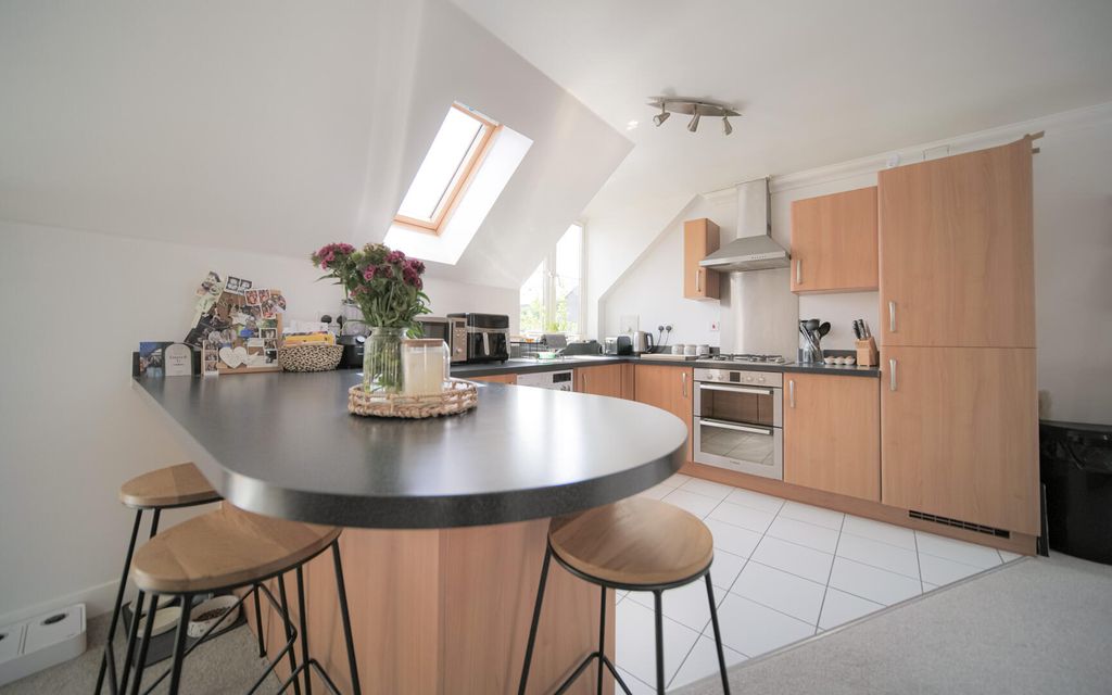 Property photo 3 of 14 Kitchen