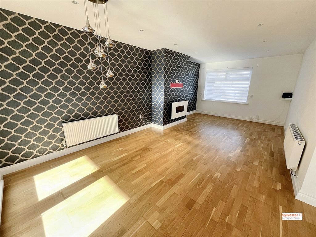 Property photo 3 of 32 Picture No. 20