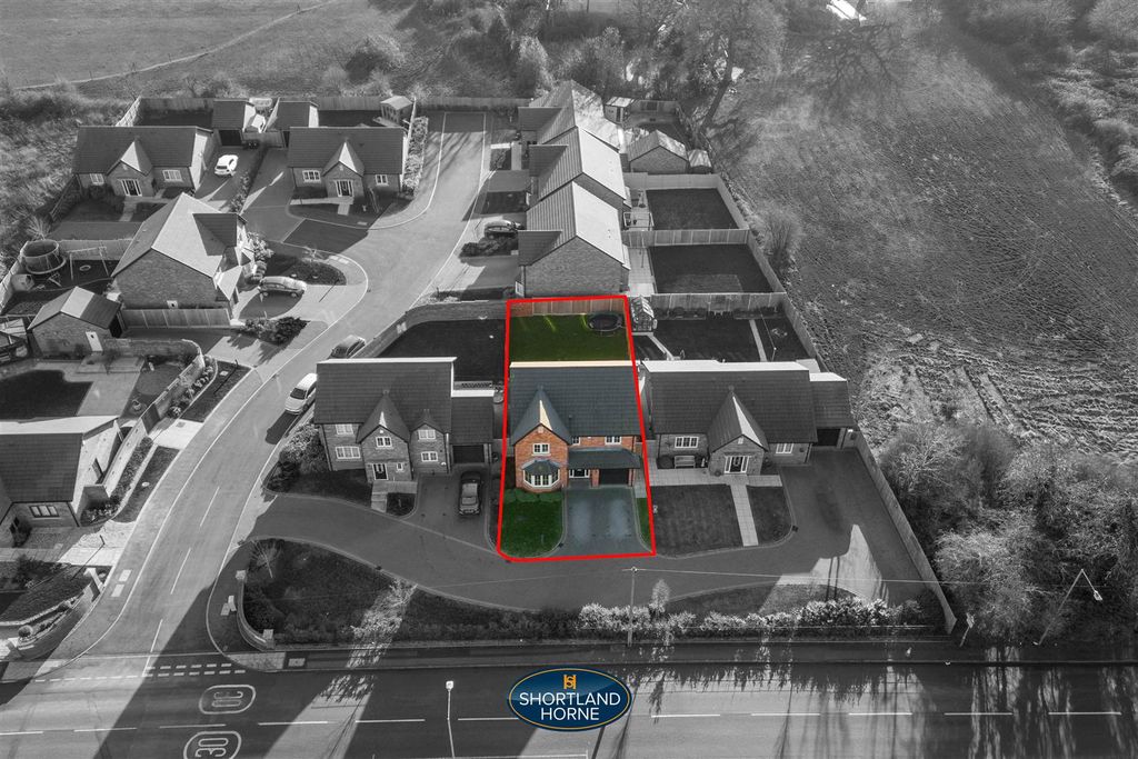 Property photo 2 of 27 24 New Rd  Sh Wm (2 Of 31).Jpg