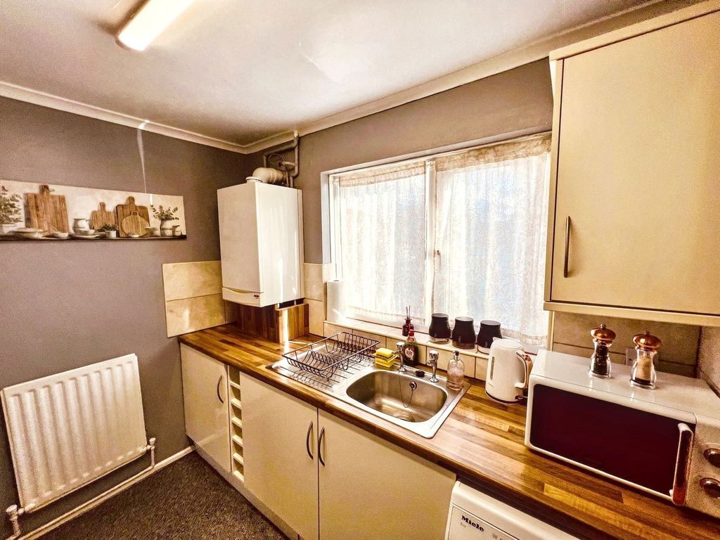 Property photo 3 of 18