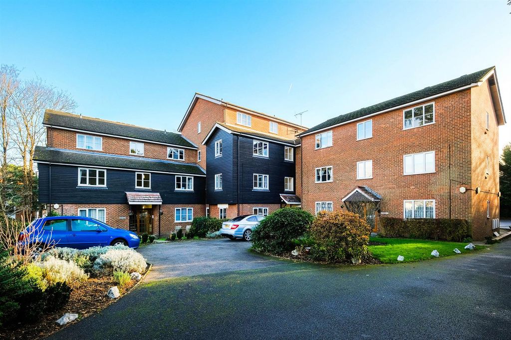 Property photo 1 of 18