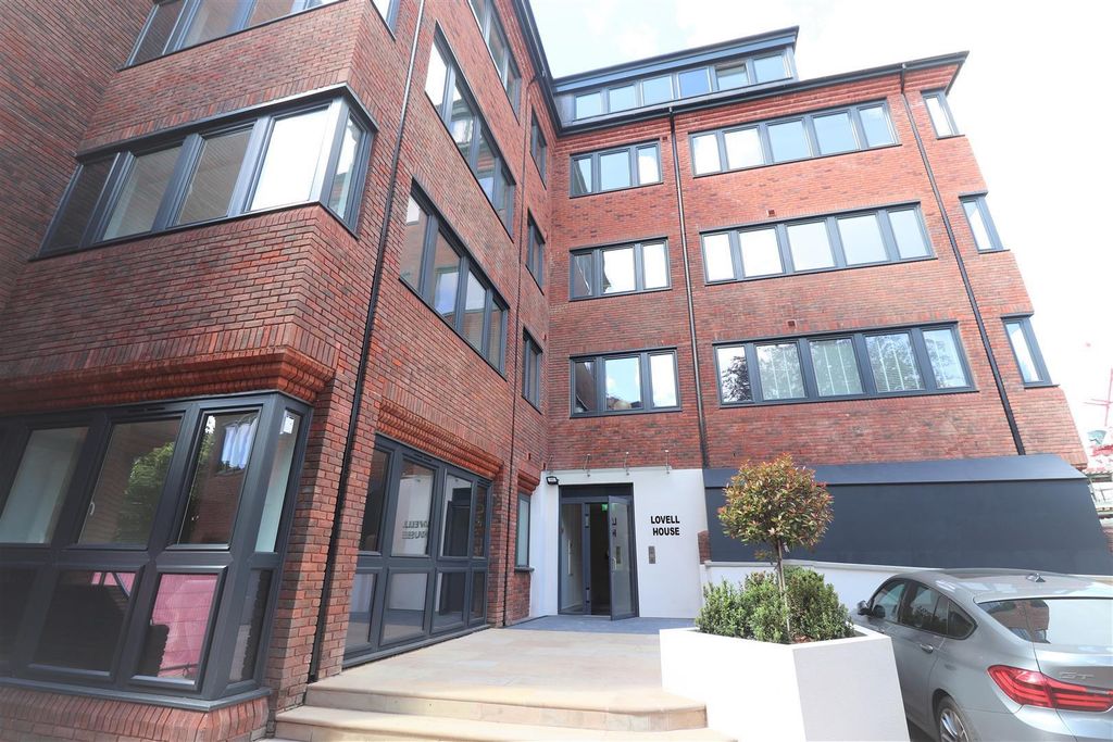 Property photo 1 of 11