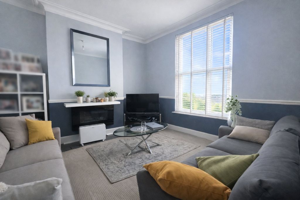 Property photo 2 of 13 Picture 2