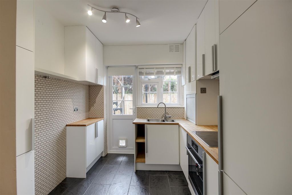 Property photo 3 of 7 Highres2213802.Jpg