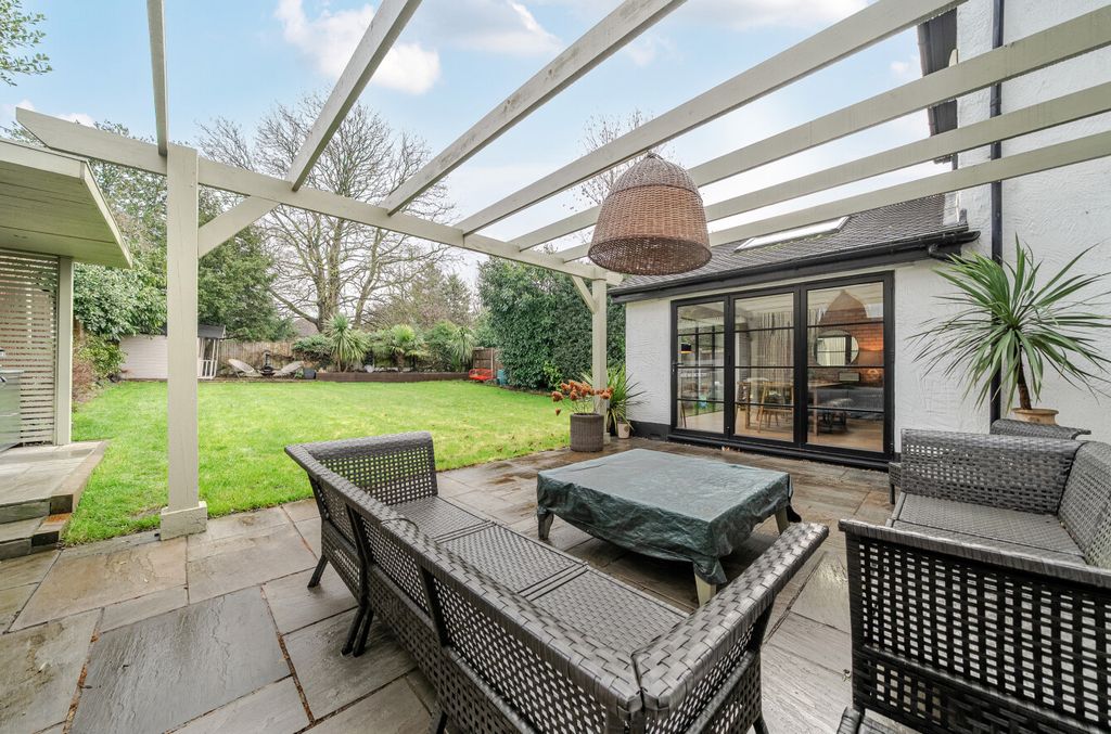 Property photo 3 of 33 1401464-22-697207...