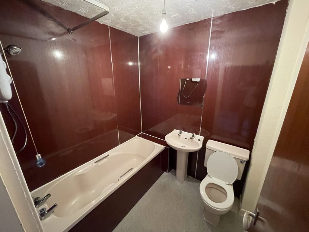 Property photo 3 of 8 Gallery