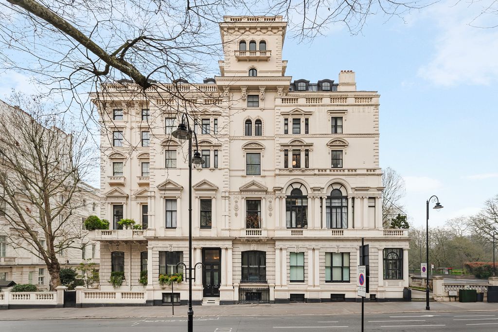 Property photo 1 of 25