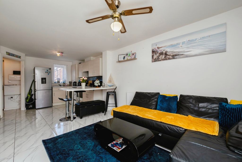 Property photo 2 of 16 Photo