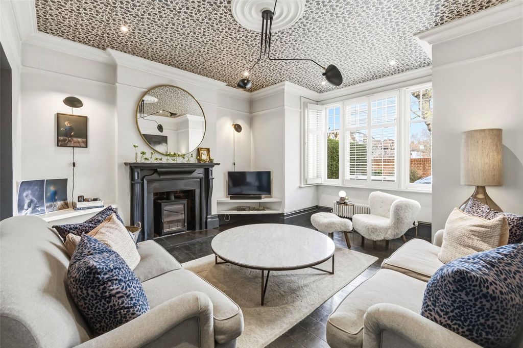 Property photo 3 of 19 Picture No. 04