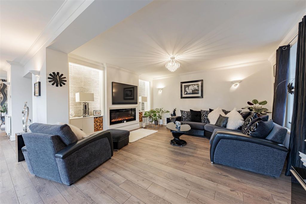 Property photo 2 of 61 L J Imaging-21.Jpg