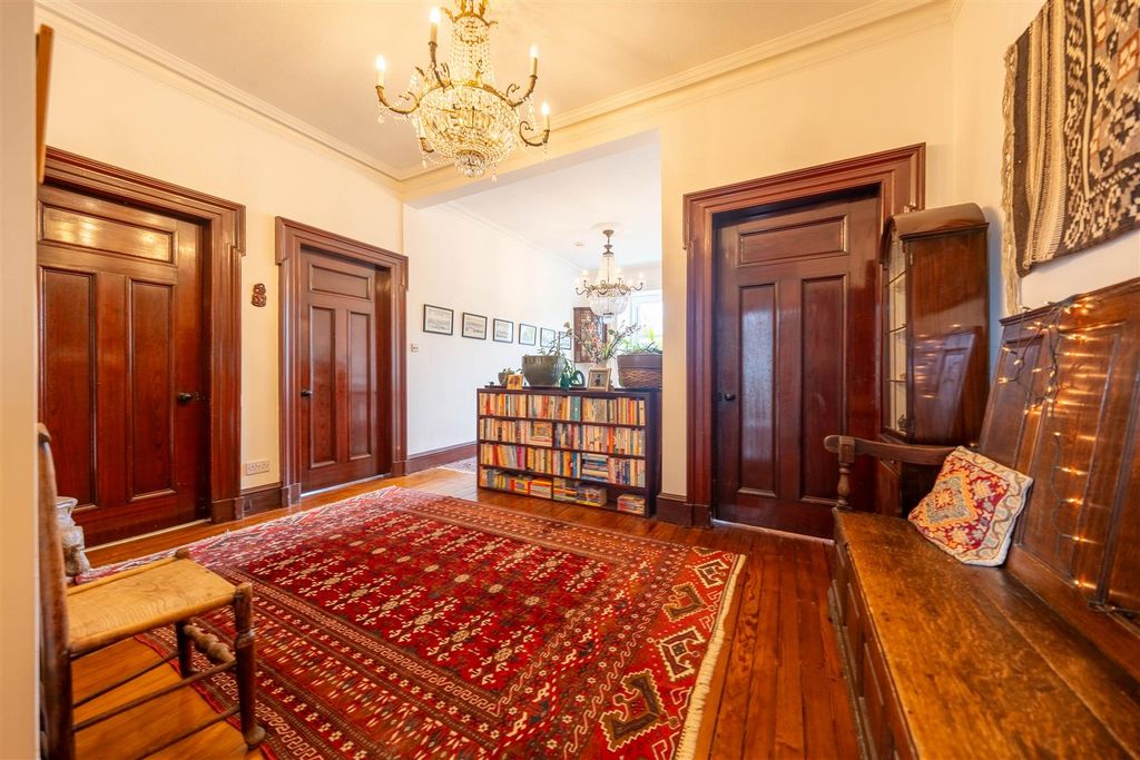 Additional image 15 of 4 bed flat for saleGlasgow Road, Perth PH2