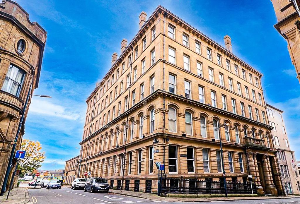 Property photo 2 of 40