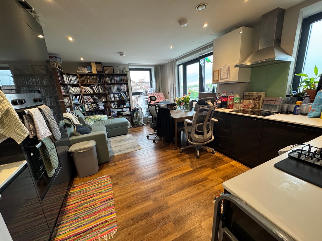 Property photo 3 of 5