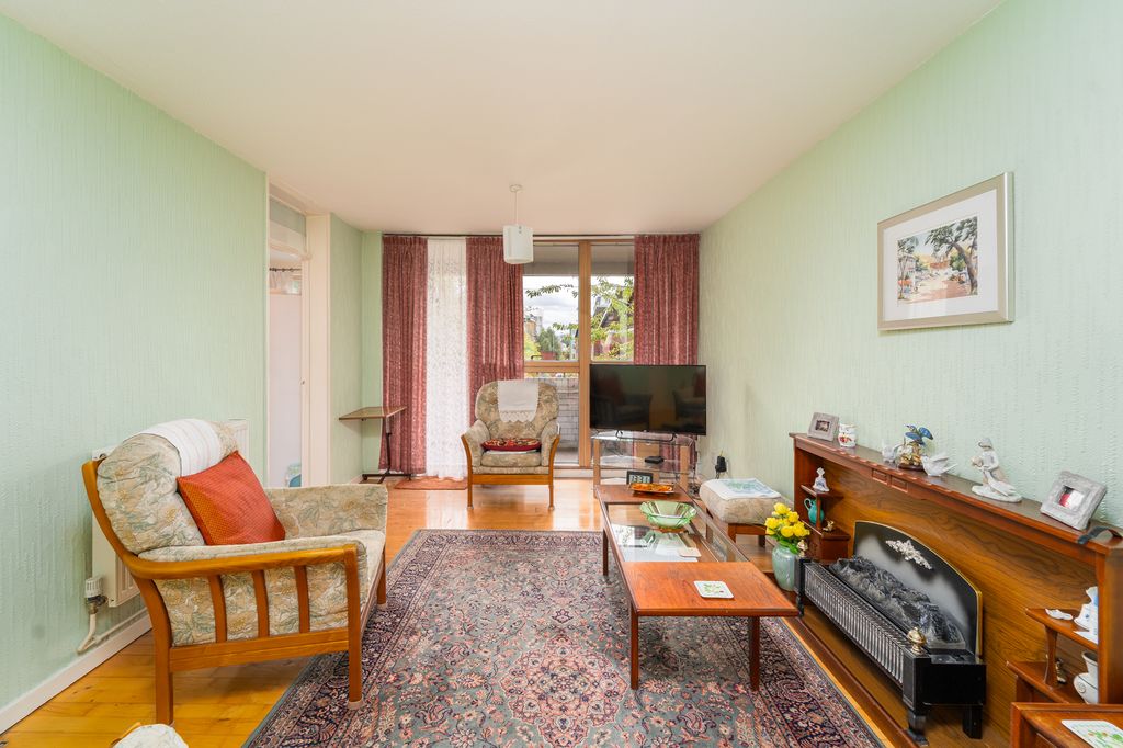Property photo 3 of 8