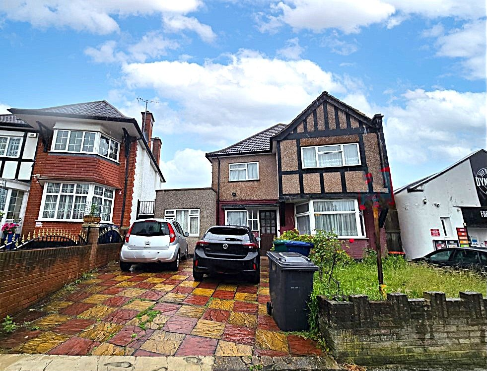 Property photo 1 of 18