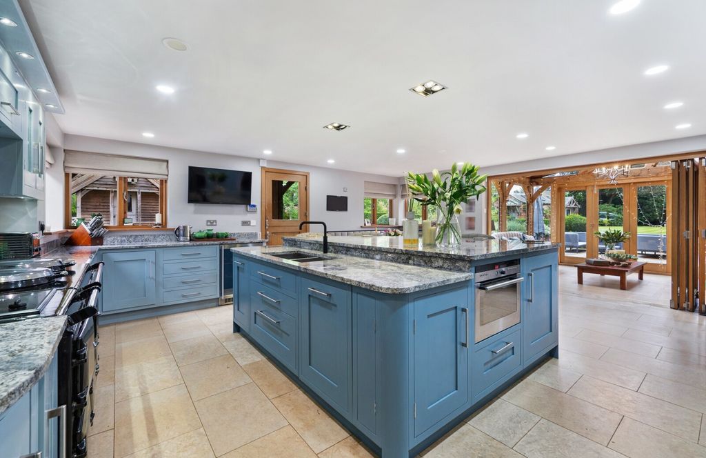 Property photo 2 of 44 Kitchen/Dining Room