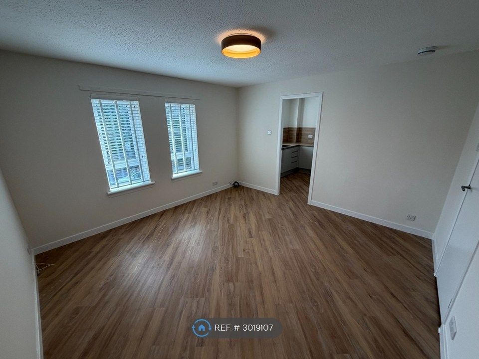 Property photo 3 of 9 Lounge