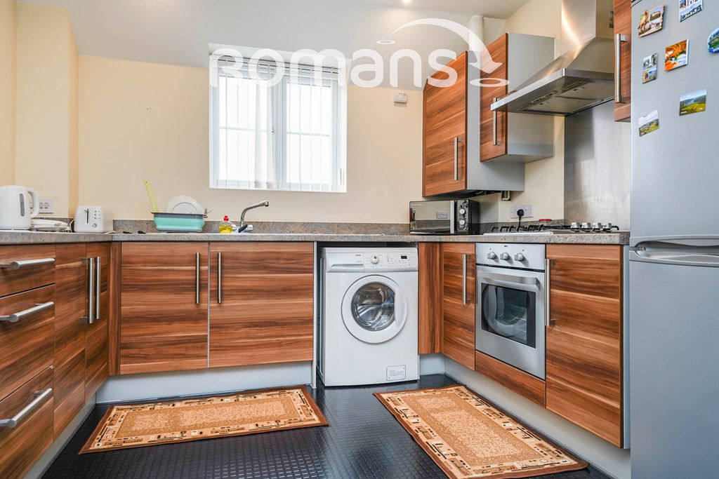 Property photo 2 of 7 Kitchen