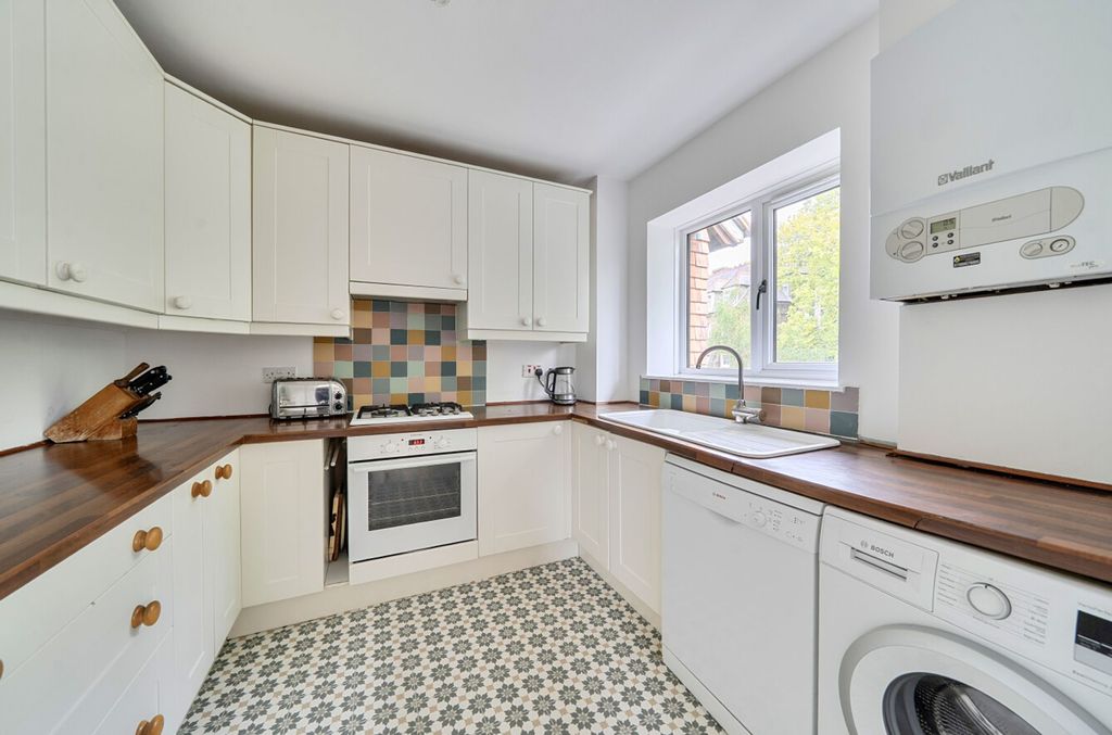 Property photo 3 of 12