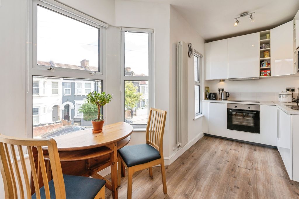 Property photo 3 of 12 Kitchen/Diner