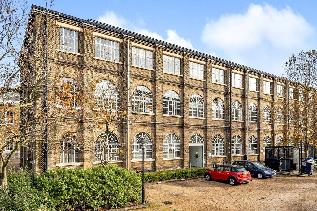 Property photo 2 of 8