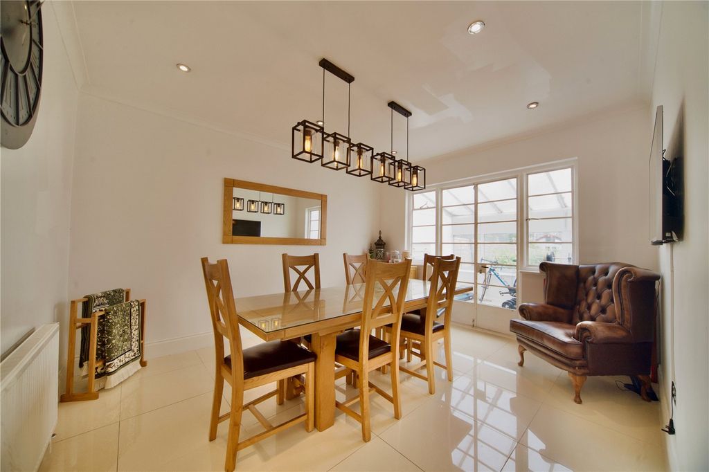 Property photo 3 of 23 Picture No. 04