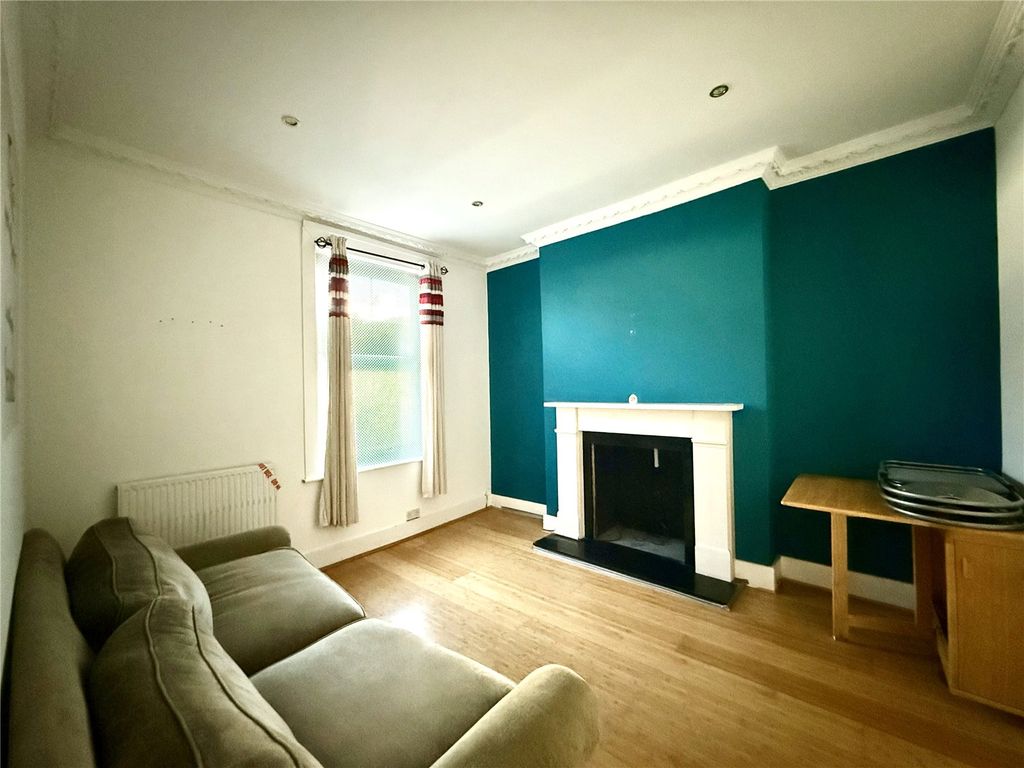 Property photo 2 of 7 Reception