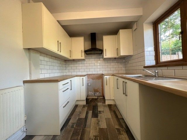 Property photo 2 of 17 Kitchen