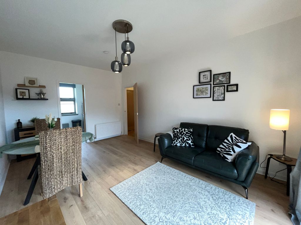 Property photo 3 of 10 Lr2