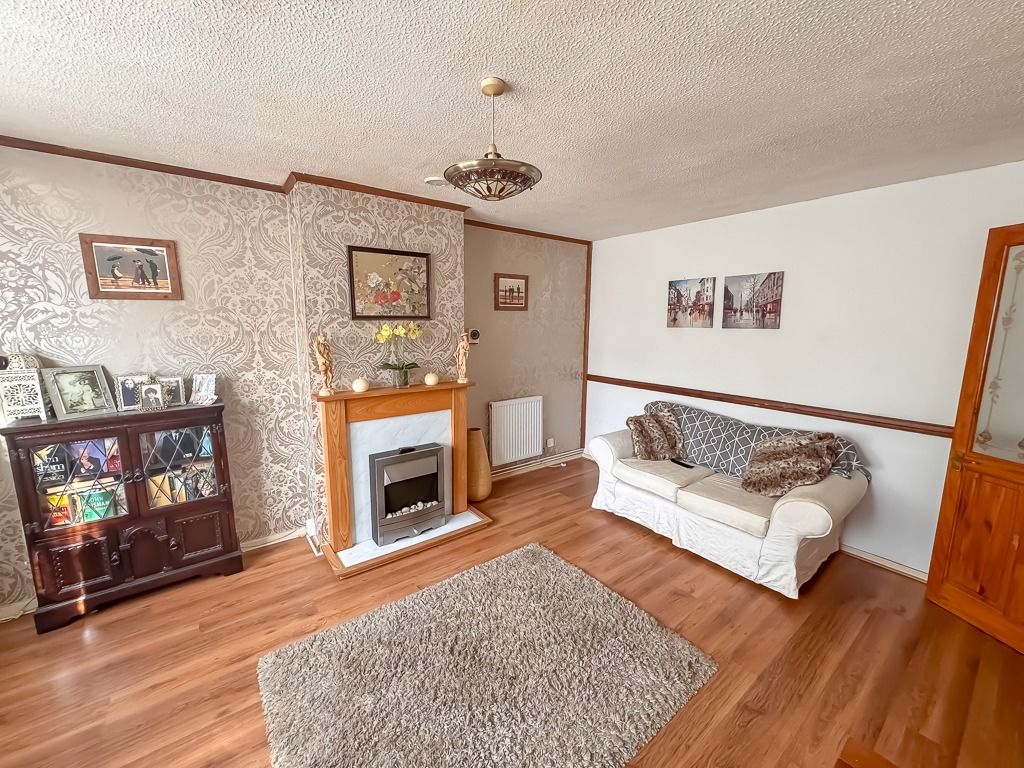 Property photo 2 of 17 5284823