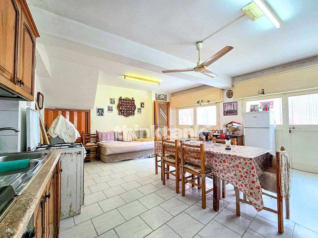 Property photo 2 of 25