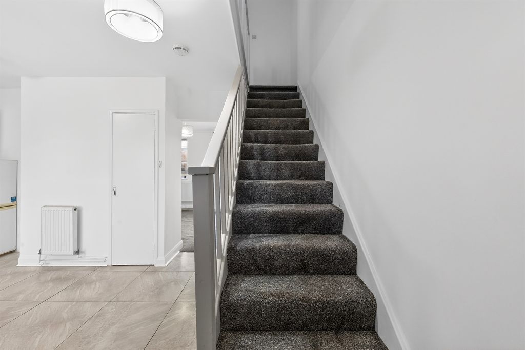 Property photo 2 of 30