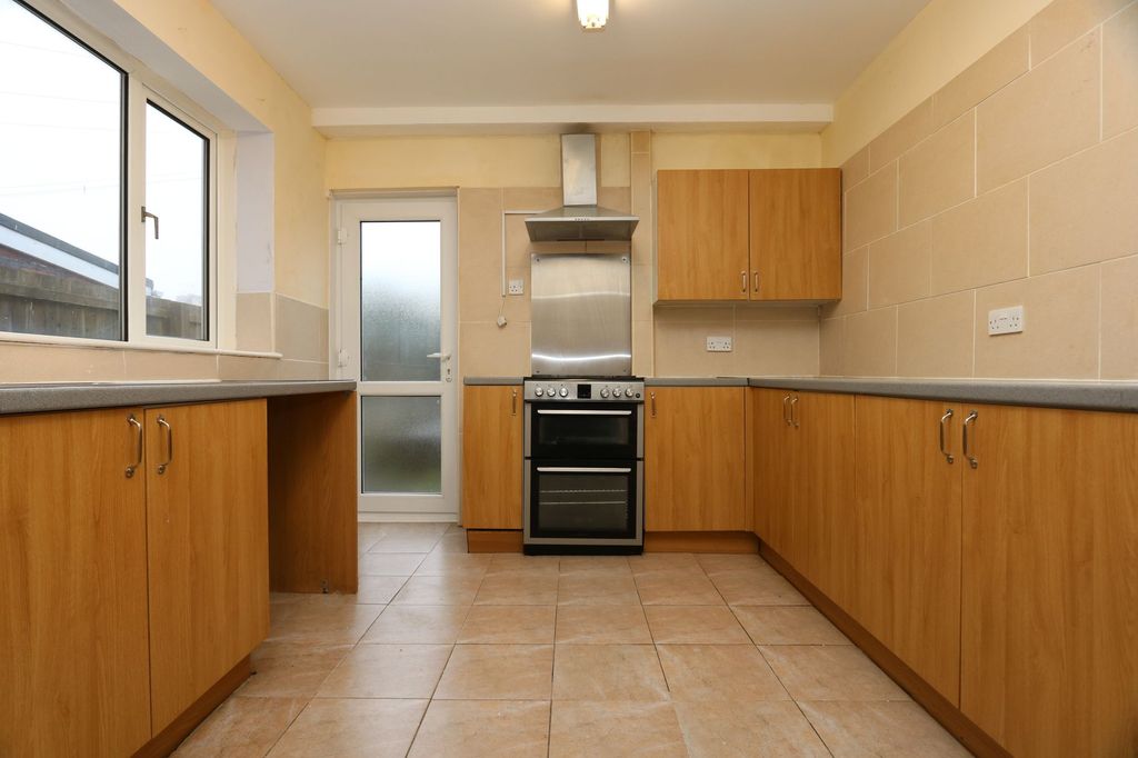 Property photo 2 of 22