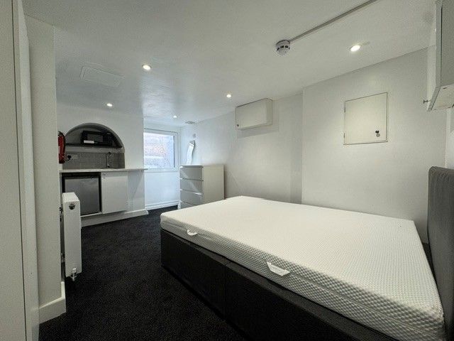 Property photo 3 of 5 Bedroom