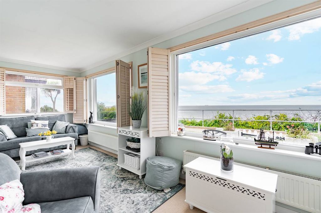 Property photo 2 of 36