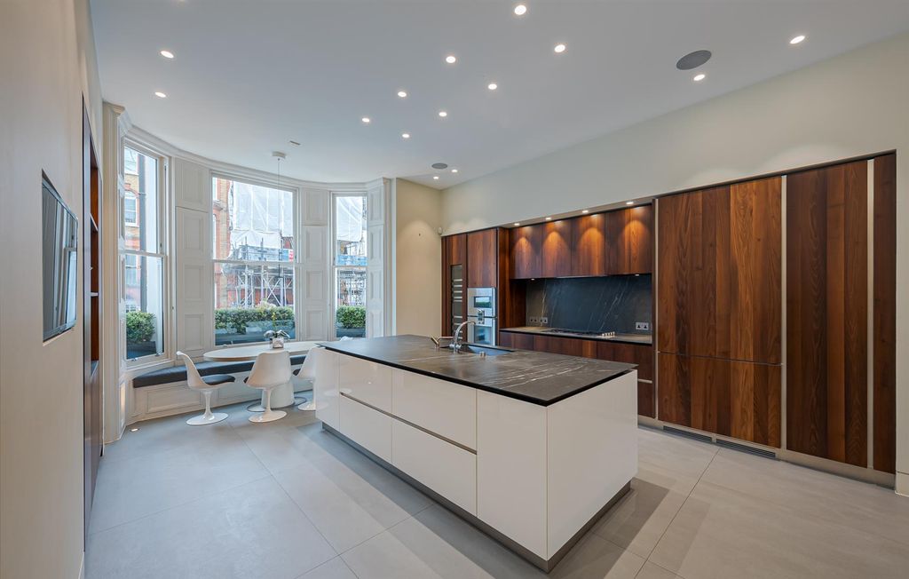 Property photo 2 of 26 Gledhow Gardens 4 Rgf-2-2. Low Res.Jpg