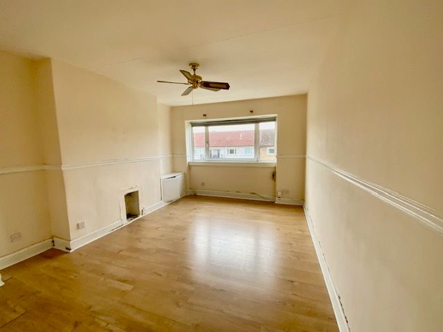 Property photo 3 of 13 Sitting Room