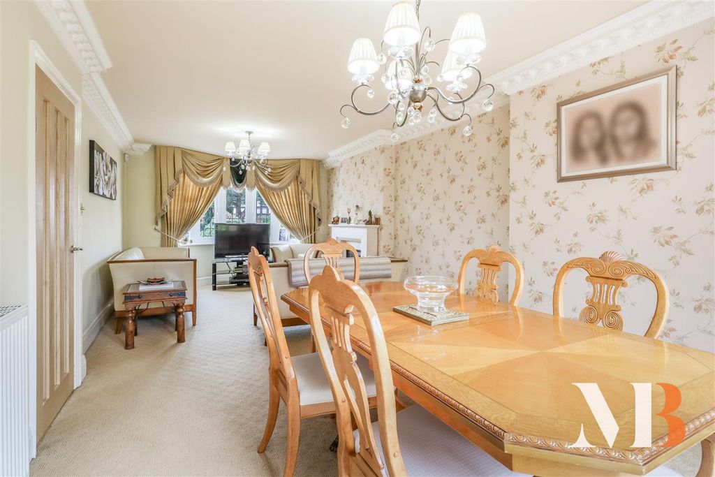 Property photo 3 of 30 Daventry-25.Jpg