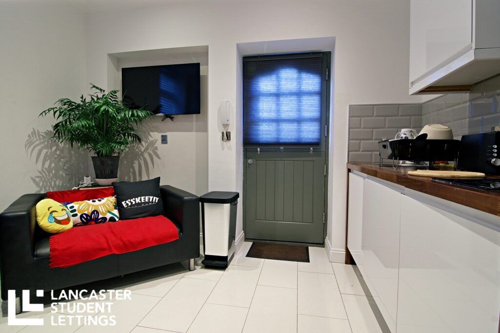 Property photo 3 of 7 Property Photo