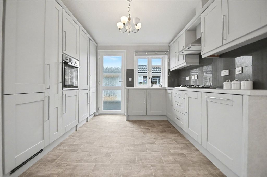 Property photo 2 of 16 Picture No. 02