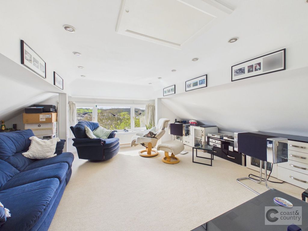Property photo 3 of 25