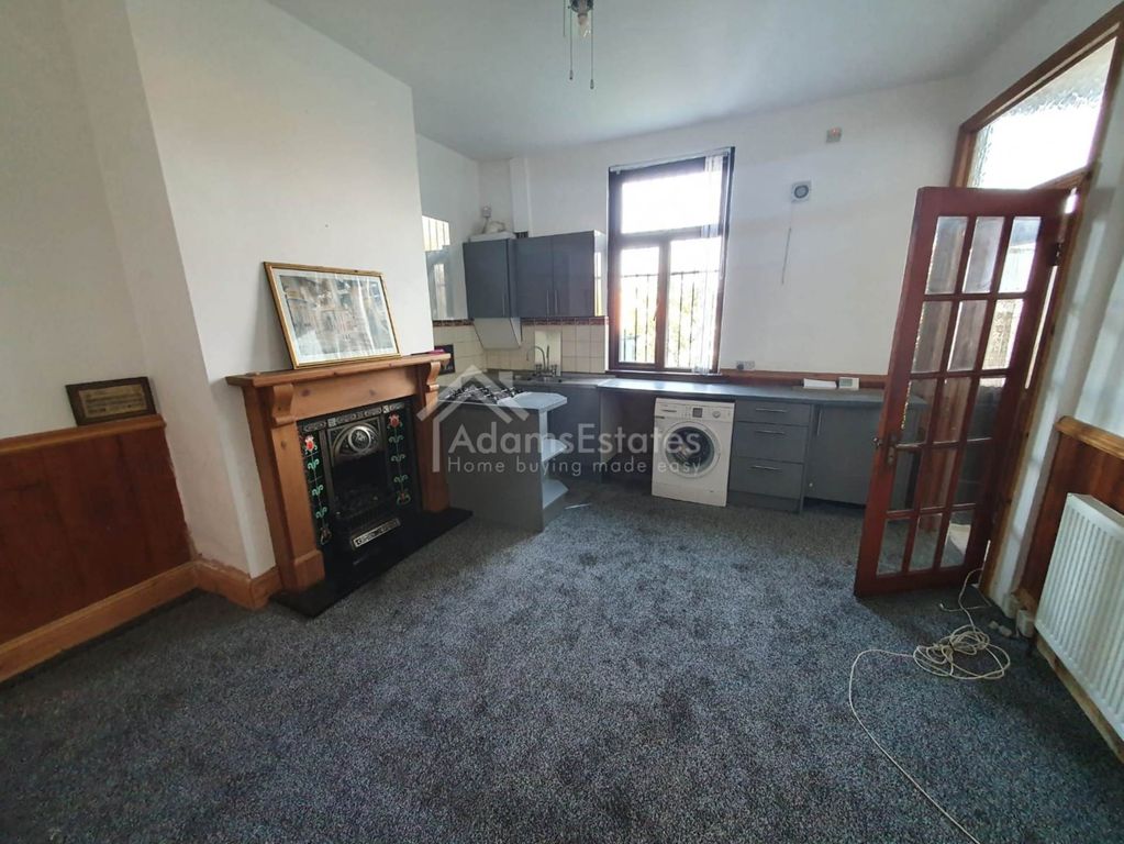 Property photo 2 of 8